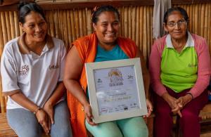 Bolivia, San Jose de Pelera | Lecos de Larecaja women and ther price of Salon du Chocolate which was aearded for high quality cacao that they produce | Rob Wallace | Sabores Silvestres I Day 7-Rob Wallace-WCS-3037.jpg