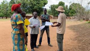 Central African Republic | Community consultation on land-use planning | WCS/AnaYi | PH032_Mbollo_Yi_consultation.png